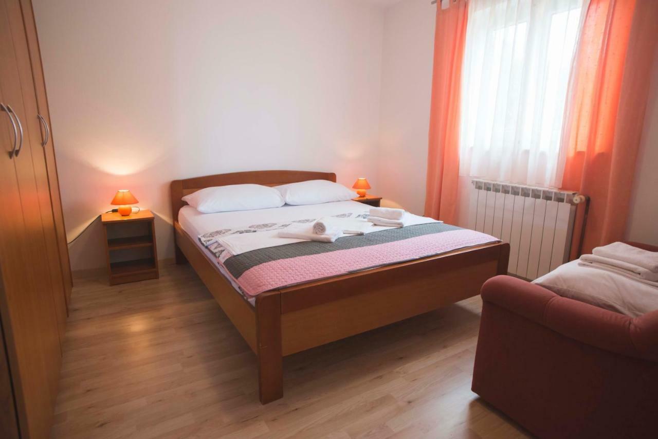 Apartman Lana Lejlighed Omišalj Eksteriør billede
