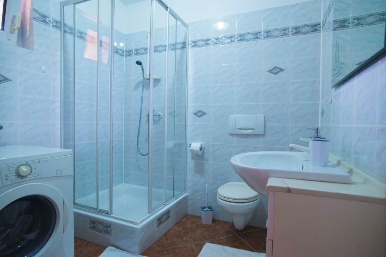 Apartman Lana Lejlighed Omišalj Eksteriør billede